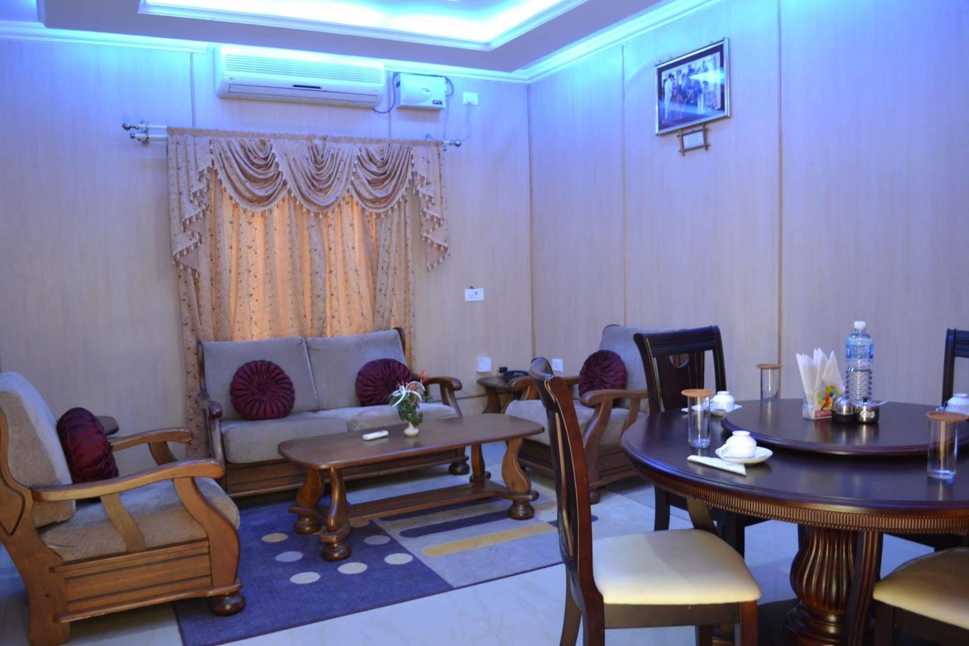 Kstdc Hotel Mayura Bhuvaneshwari Kamalapur Хампи Экстерьер фото